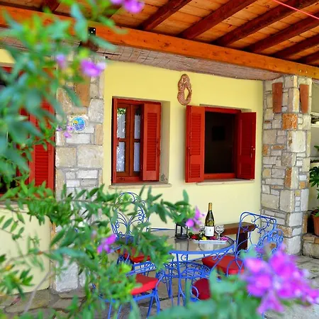Chouchounikos Apartments Lefokastro Exterior photo