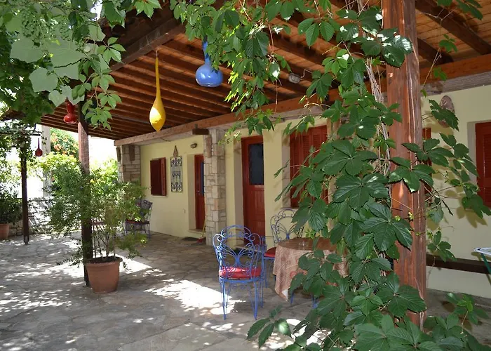 Chouchounikos Apartments