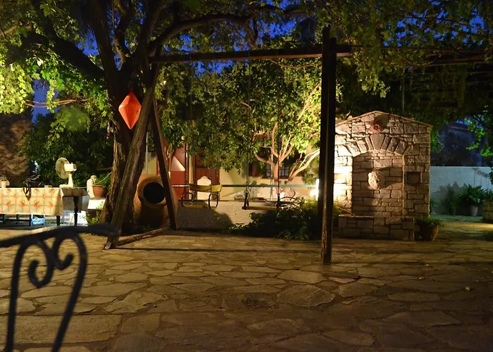 Chouchounikos Apartments